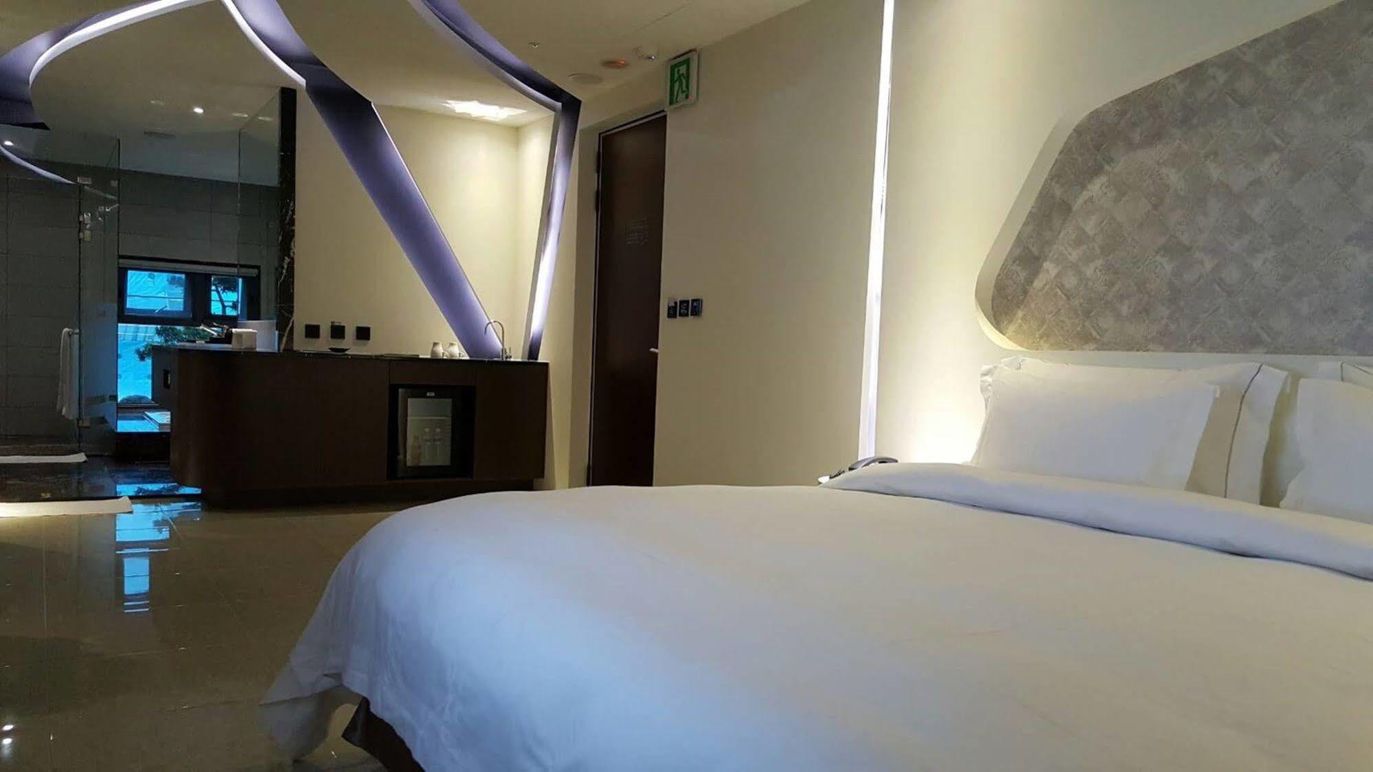 All-Ur Boutique Motel - Xin-Jhung Branch New Taipei City Buitenkant foto