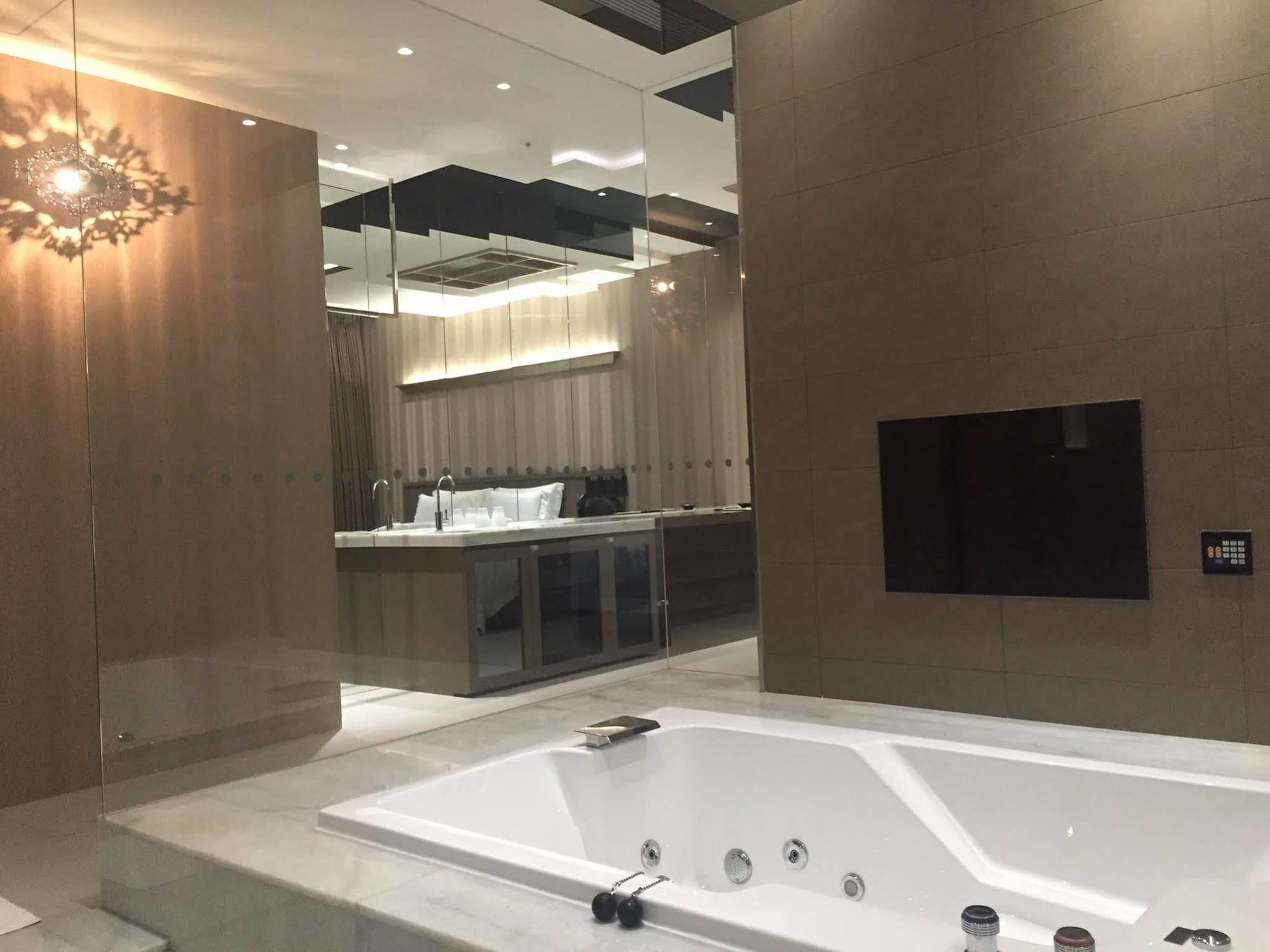 All-Ur Boutique Motel - Xin-Jhung Branch New Taipei City Buitenkant foto
