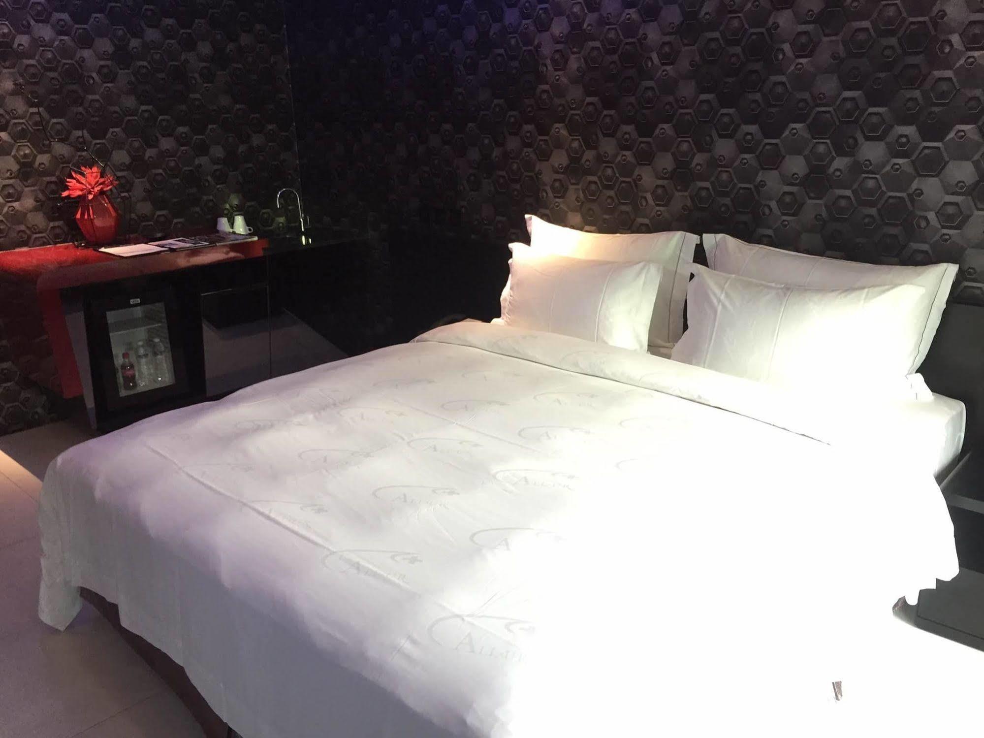 All-Ur Boutique Motel - Xin-Jhung Branch New Taipei City Buitenkant foto
